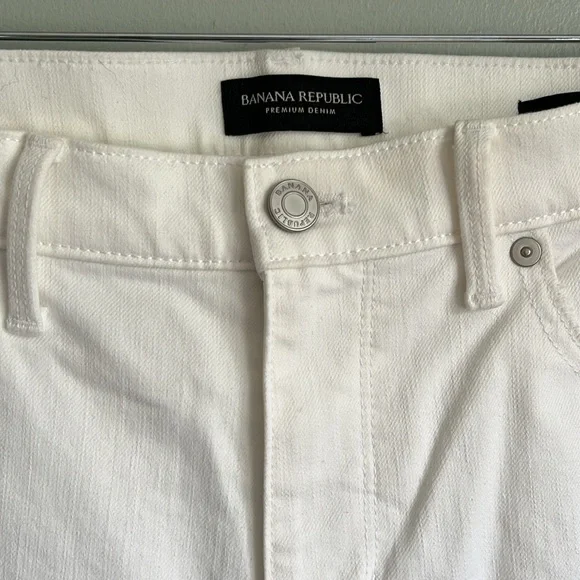 NWOT Banana Republic white  raw hem  girlfriend jeans size 29 - Picture 2 of 5